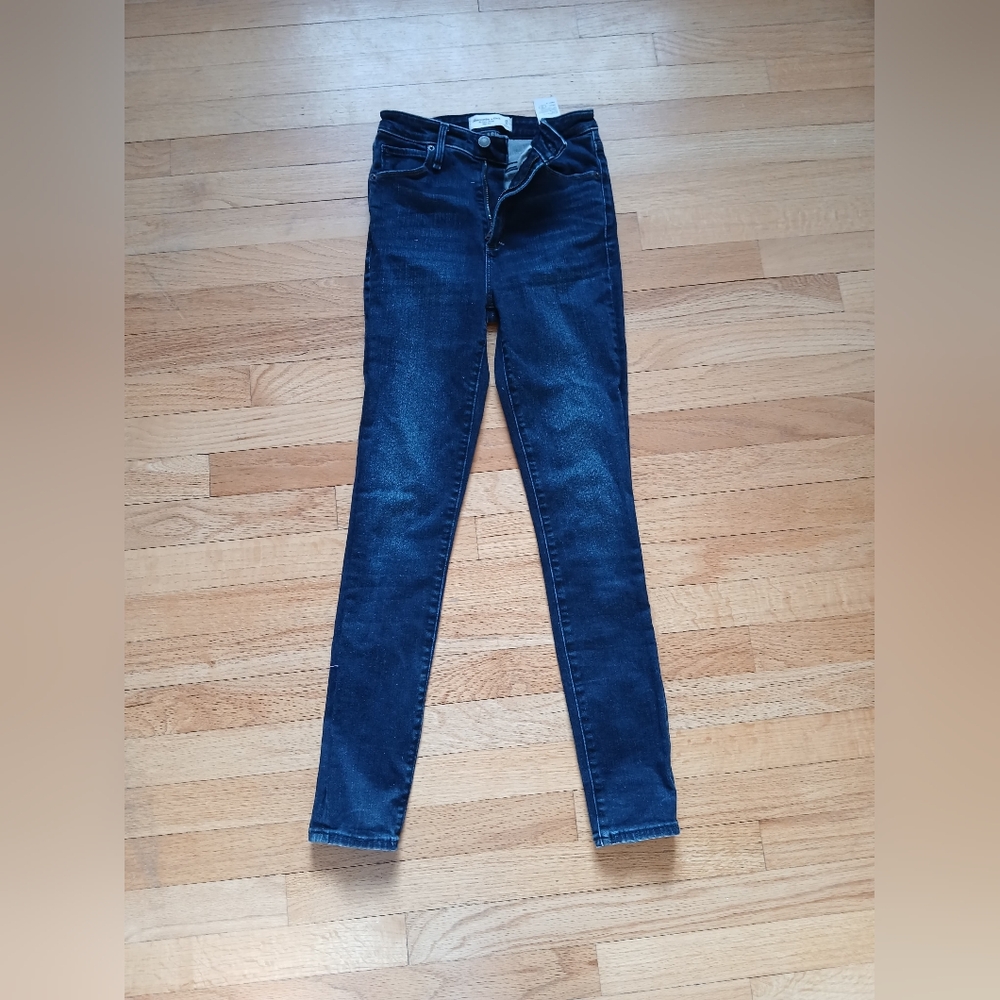 Abercrombie & Fitch Skinny Jeans - Size 0